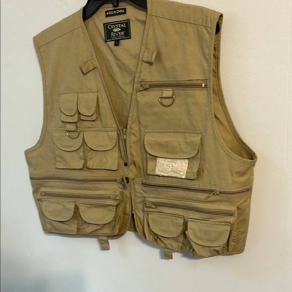 Crystal River Tan Fishing Vest size large. EUC. Outdoor fishing. Fly fishing.E3 - Picture 3 of 8
